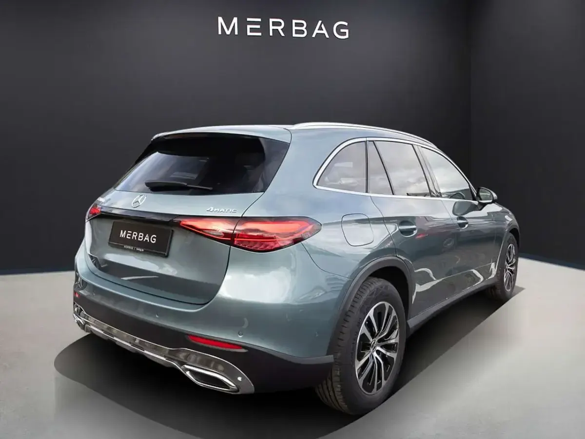 Gebraucht Mercedes GLC200 163 PS (119 kW) 2025 Silber SUV
