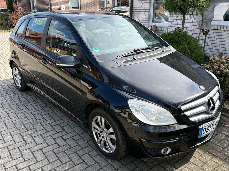 Gebraucht Mercedes B160 95 PS (69 kW) 2011 Schwarz Van / Kleinbus