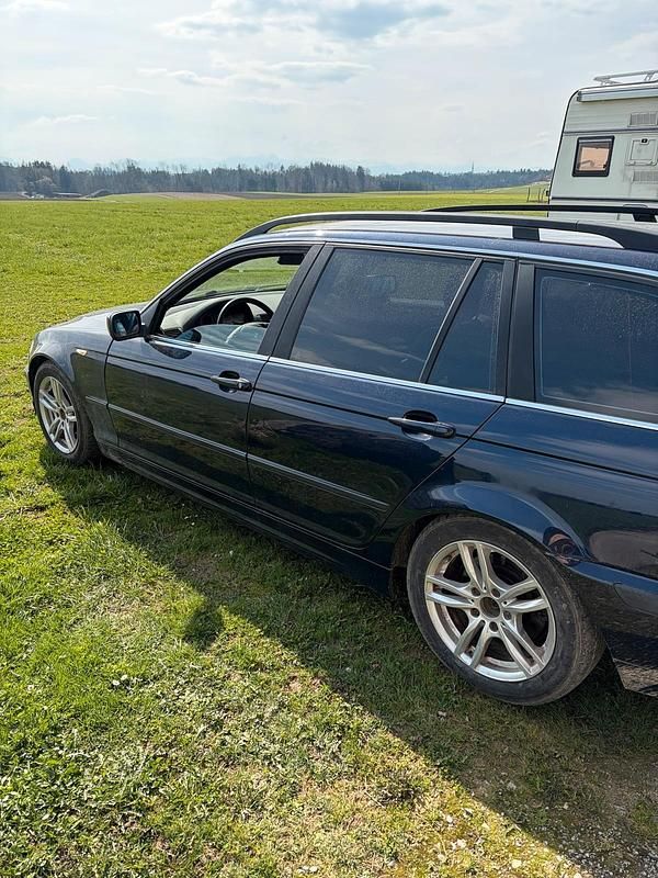 Second-hand BMW 320 150 CP (110 kW) 2005 Albastru Break