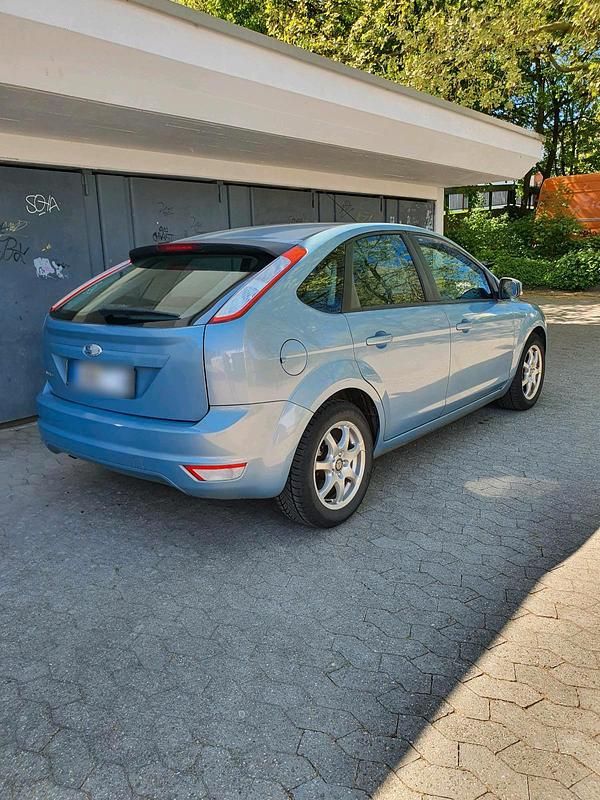 Używany Ford Focus 100 KM (73 kW) 2008 Niebieski Sedan/Limuzyna