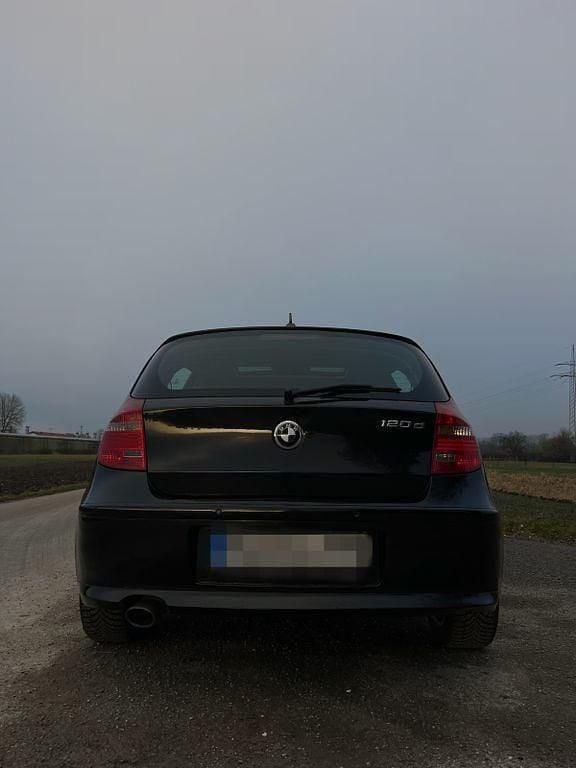 Gebraucht BMW 120 177 PS (130 kW) 2008 Schwarz Kleinwagen