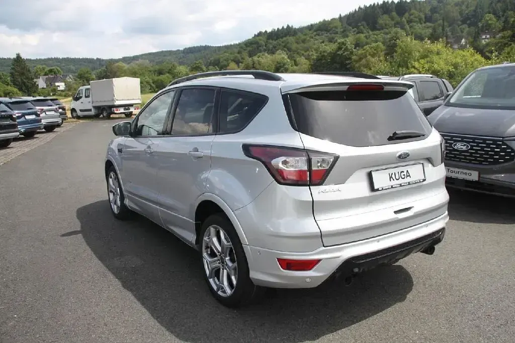 Gebraucht Ford Kuga ST-Line 179 PS (131 kW) 2017 Polarsilber metallic SUV