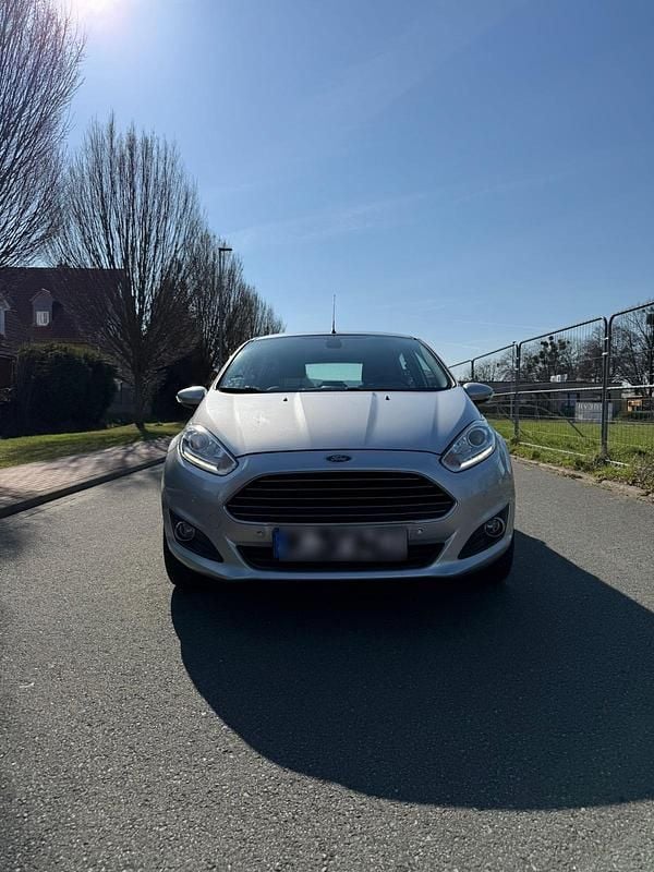 Gebraucht Ford Fiesta 95 PS (69 kW) 2016 Silber Kleinwagen