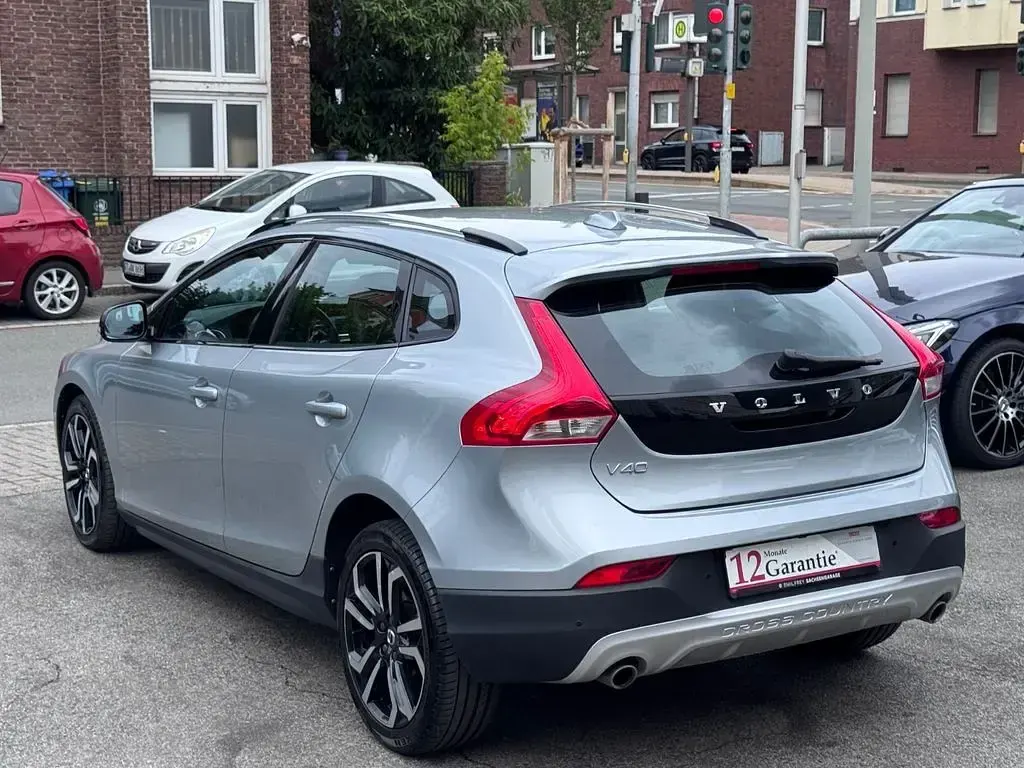 Gebraucht Volvo V40 CC Pro 190 PS (139 kW) 2017 Silber Kombi