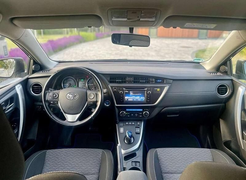 Gebraucht Toyota Auris Hybrid Life 136 PS (100 kW) 2015 Grau Limousine