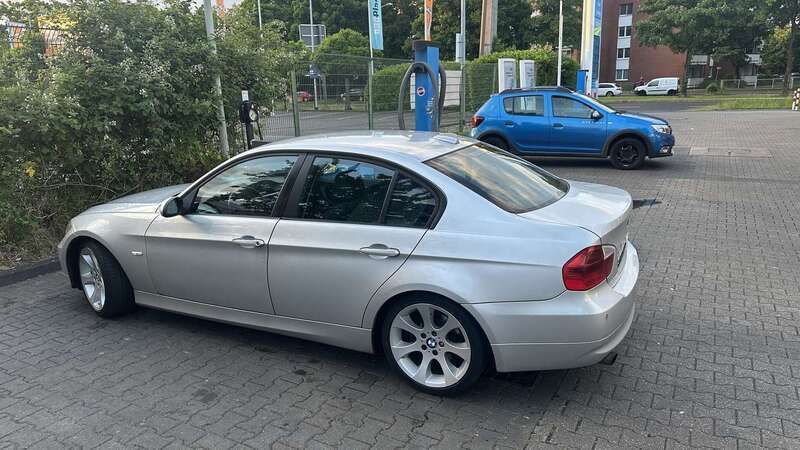 Gebraucht 2005 BMW 320 Efficient Dynamics Limousine | 3.499 € (Superpreis) - Bild 1/4
