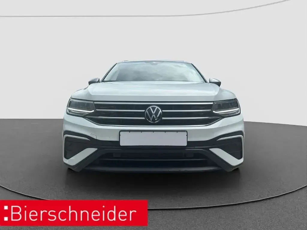Gebraucht VW Tiguan Allspace Life 150 PS (110 kW) 2024 Weiss SUV