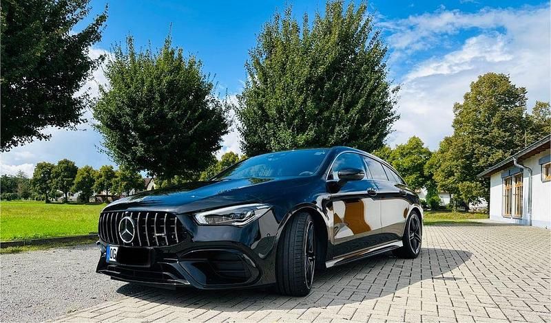 Schwarz Gebraucht 2020 Mercedes CLA45 AMG Shooting Brake AMG Kombi | 45.890 € (Fairer Preis) - Bild 1/4