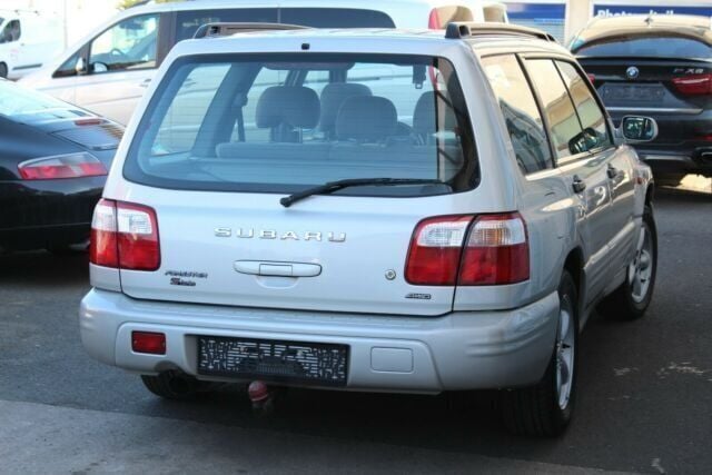 Gebraucht Subaru Forester 170 PS (125 kW) 2000 Silber metallic SUV