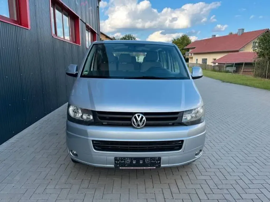 Gebraucht VW Caravelle 102 PS (75 kW) 2011 Reflexsilber metallic (metallic) Van
