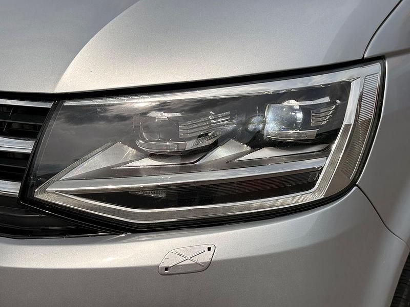 Second-hand VW Caravelle 235 CP (172 kW) 2017 Argintiu Van