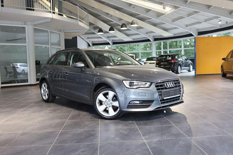 Monsungrau Gebraucht 2013 Audi A3 Sportback Ambition Limousine | 11.980 € (Fairer Preis) - Bild 1/4