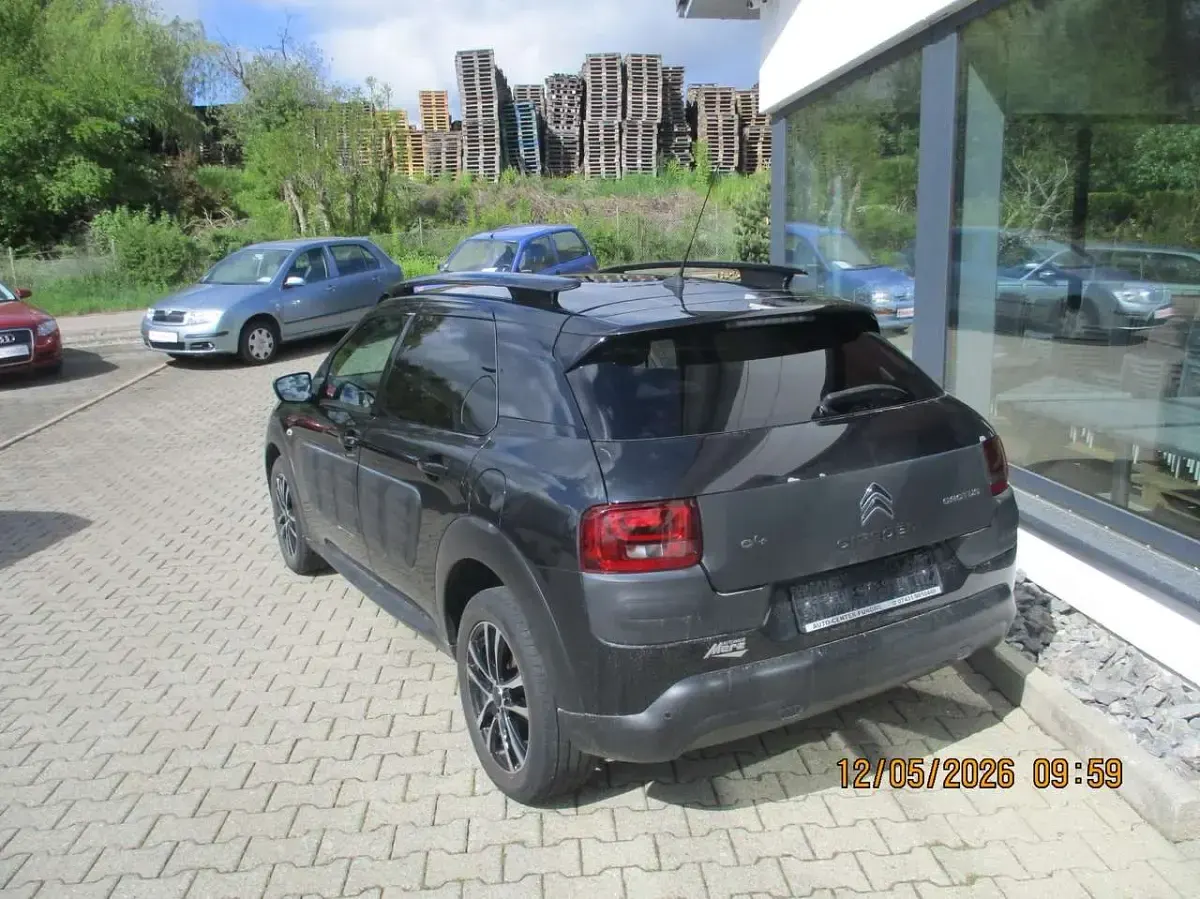 Gebraucht Citroën C4 Shine 99 PS (72 kW) 2017 Farbe schwarz obsidien/metall SUV