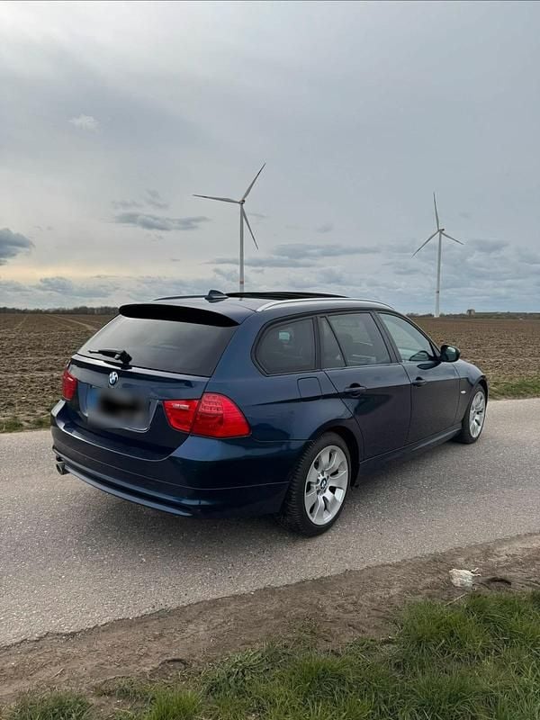 Gebraucht BMW 320 184 PS (135 kW) 2012 Blau Kombi