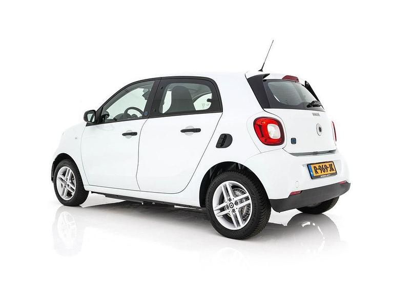 Gebraucht Smart ForFour Electric Drive 60 kW (82 PS) 2022 Weiß Limousine