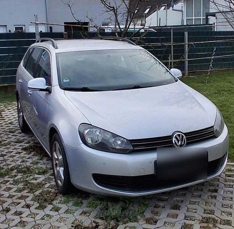 Silber Gebraucht 2010 VW Golf Highline Kombi | 3.499 € (Etwas zu teuer) - Bild 1/4