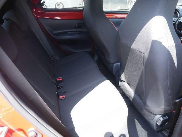 Neu Toyota Aygo X 72 PS (52 kW) 2025 Rot SUV