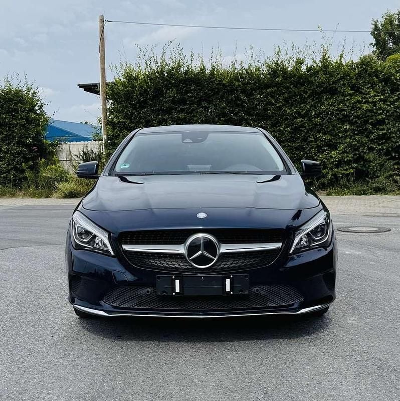 Blau Gebraucht 2016 Mercedes CLA220 Shooting Brake Kombi | 16.000 € (Fairer Preis) - Bild 1/4