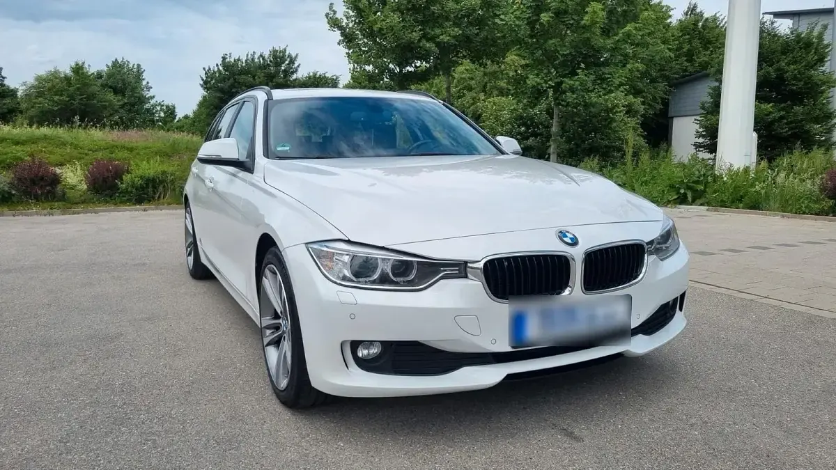 Gebraucht BMW 318 Sport Line 143 PS (105 kW) 2013 Weiß Kombi