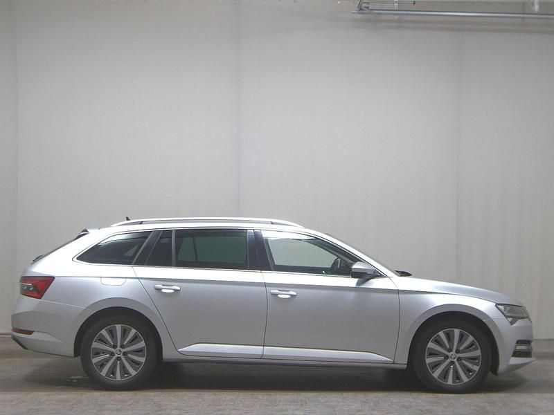 Silber Gebraucht 2021 Skoda Superb Style Kombi | 14.780 € (Fairer Preis) - Bild 1/4
