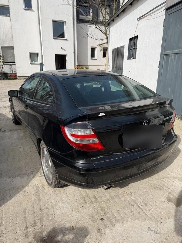 Gebraucht Mercedes C180 143 PS (105 kW) 2004 Schwarz Coupé