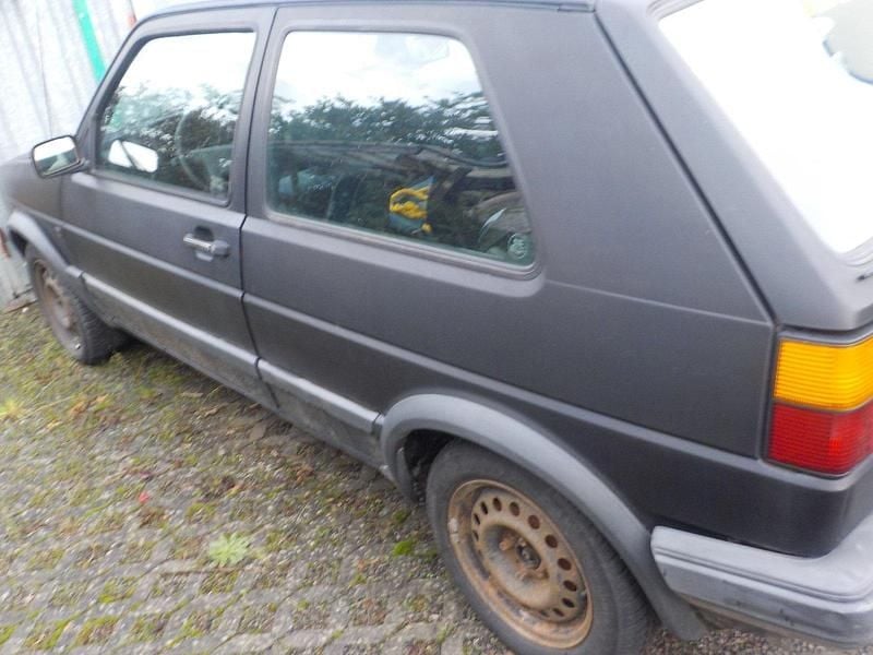 Second-hand VW Golf 98 CP (72 kW) 1989 Negru Coupe