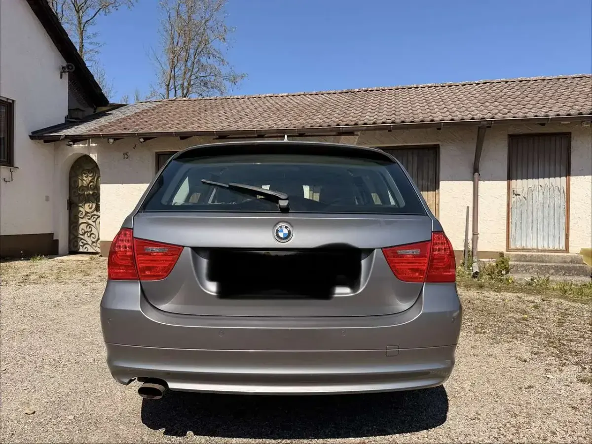 Usata BMW 318 143 CV (105 kW) 2011 Grigio Station wagon