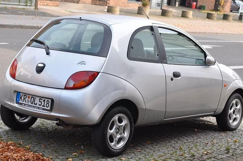 Silber Gebraucht 2003 Ford Ka Kleinwagen | 3.900 € - Bild 1/4