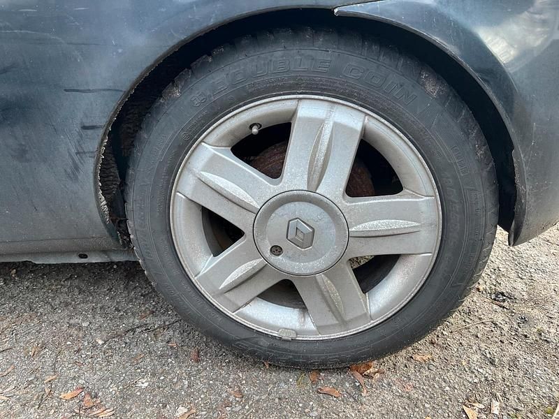 Gebraucht Renault Clio II 72 PS (52 kW) 2005 Schwarz Kleinwagen