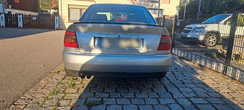 Usata Audi A4 Performance 193 CV (141 kW) 1997 Argento Berlina