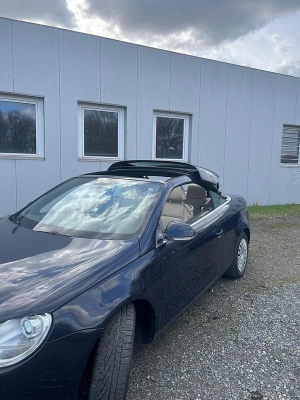 Gebraucht VW Eos 140 PS (102 kW) 2007 Blau Cabrio