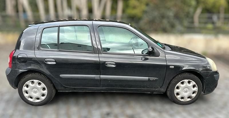 Gebraucht Renault Clio II 75 PS (55 kW) 2004 Schwarz Kleinwagen
