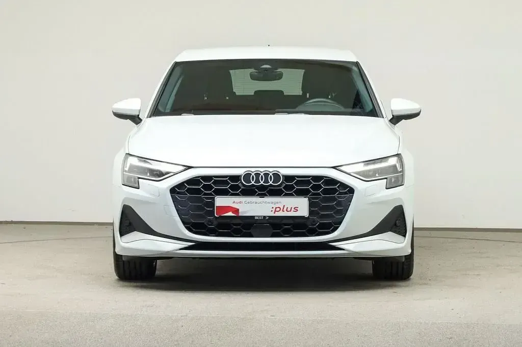 Gebraucht Audi A3 Advanced 150 PS (110 kW) 2025 Gletscherweiß metallic Limousine