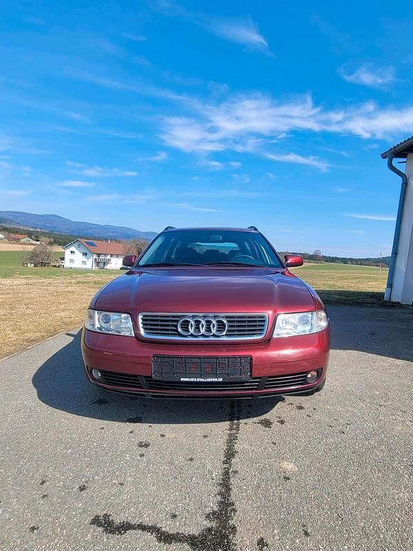 Gebraucht Audi A4 180 PS (132 kW) 2000 Rot Kombi