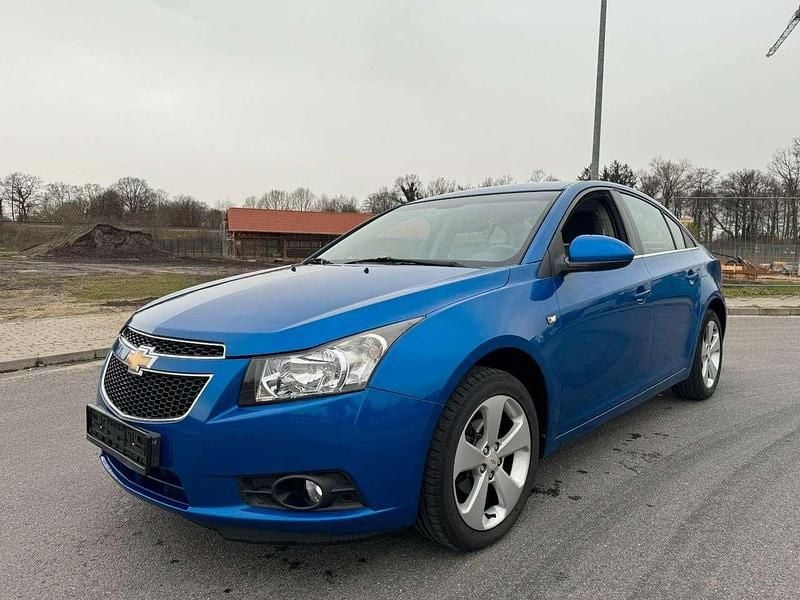 Blau Gebraucht 2013 Chevrolet Cruze LT Limousine | 2.850 € (Guter Preis) - Bild 1/4