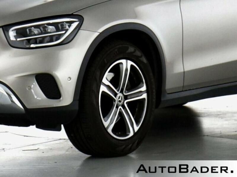 Gebraucht Mercedes GLC220 Exclusive 194 PS (142 kW) 2022 859 mojavesilber (metallic) SUV