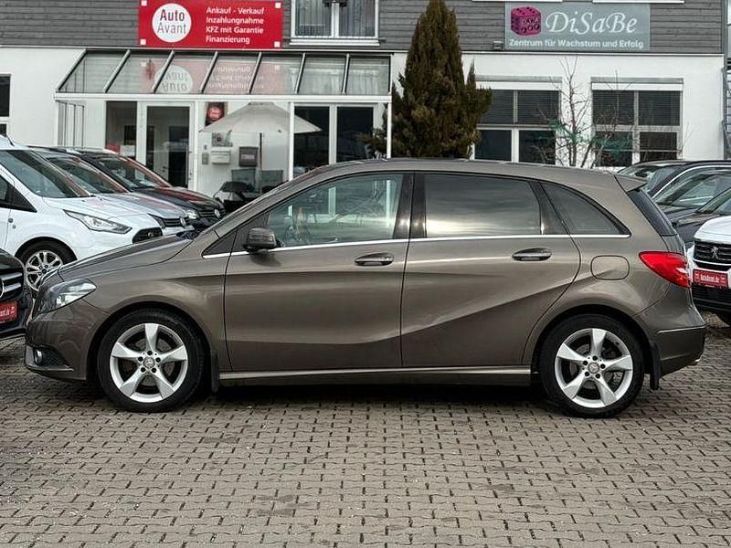Gebraucht Mercedes B200 136 PS (100 kW) 2014 Grau Van / Kleinbus