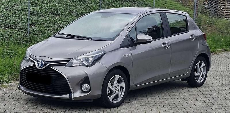 Bronze Gebraucht 2014 Toyota Yaris Hybrid Kleinwagen | 12.000 € (Fairer Preis) - Bild 1/4