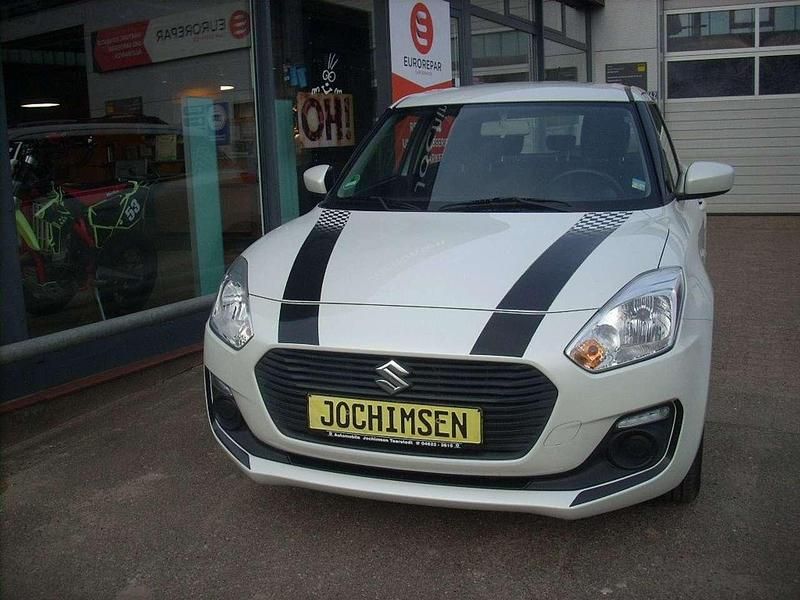 Gebraucht Suzuki Swift Basic 90 PS (66 kW) 2019 Pearl white Kleinwagen