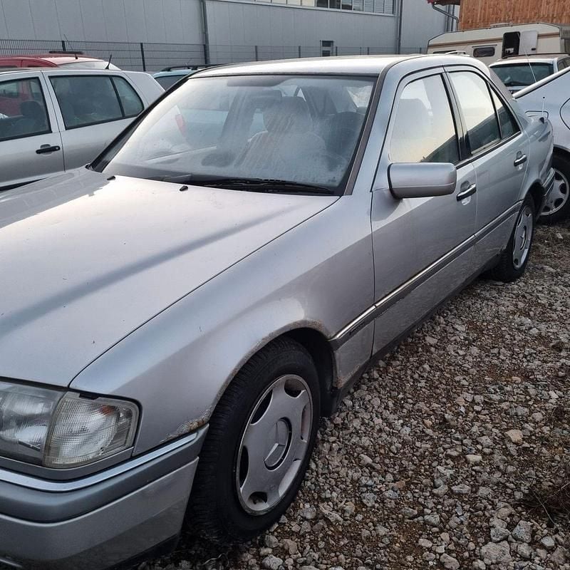 Gebraucht Mercedes C180 Elegance 122 PS (89 kW) 1997 Silber Limousine