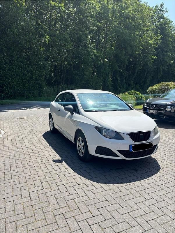 Weiß Gebraucht 2010 Seat Ibiza Kleinwagen | 3.700 € - Bild 1/4