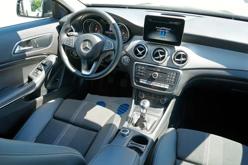 Gebraucht Mercedes GLA200 156 PS (114 kW) 2018 Schwarz SUV