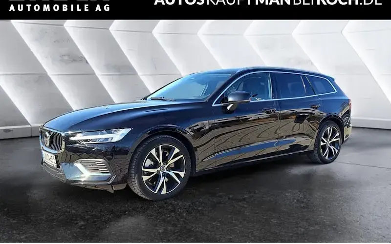 Usata Volvo V60 Plus 350 CV (257 kW) 2025 Nero Station wagon