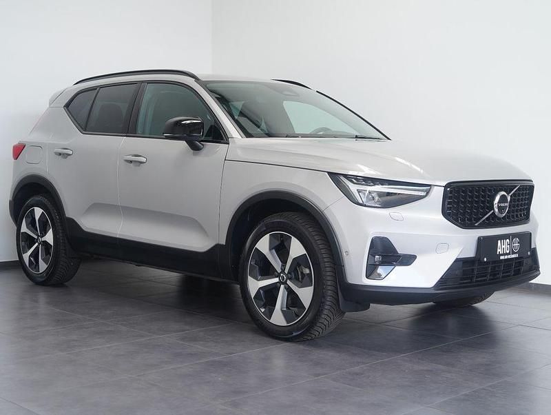 Usado Volvo XC40 Plus 197 HP (144 kW) 2024 Prateado SUV