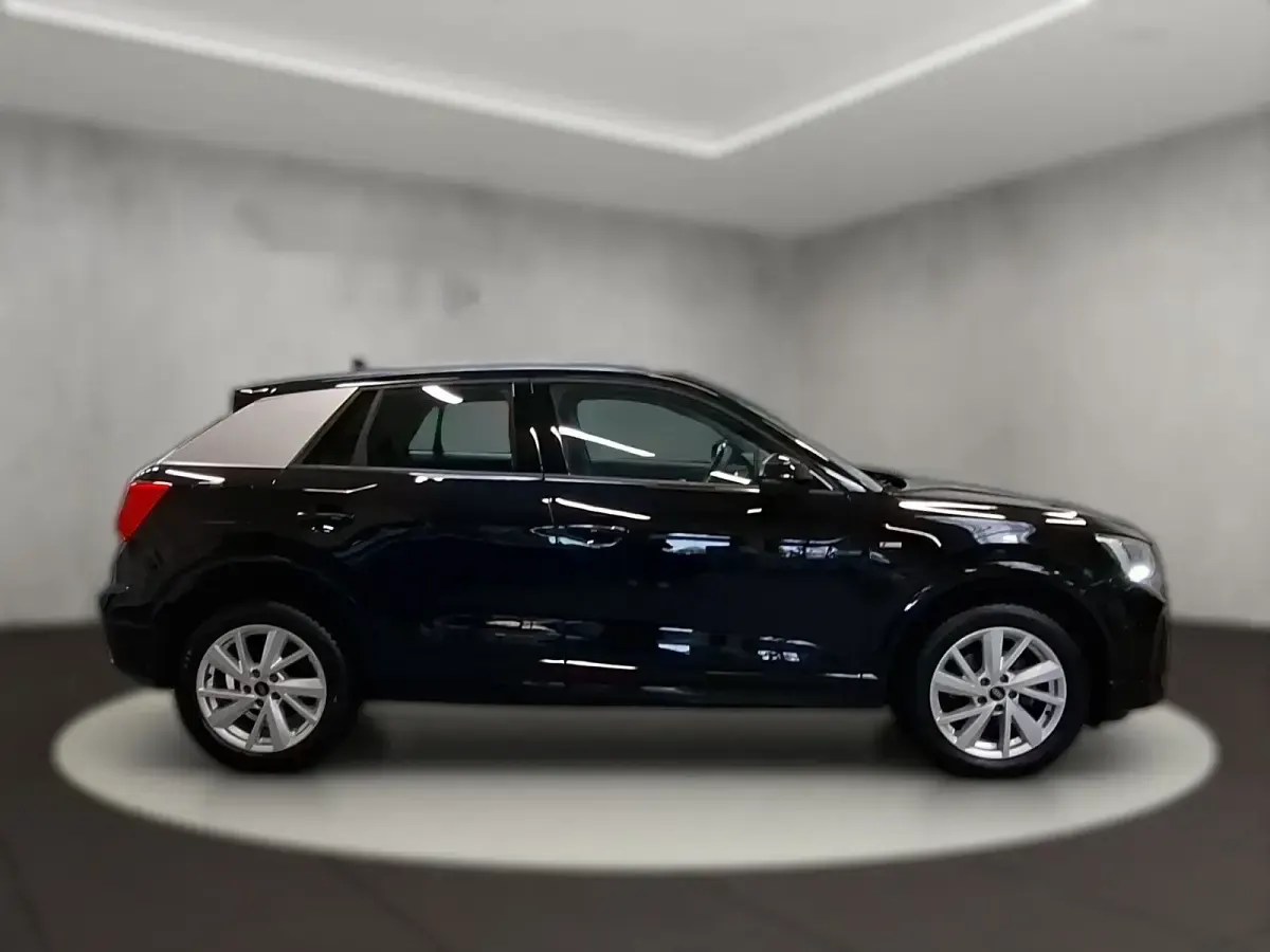 Gebraucht Audi Q2 S-Line 150 PS (110 kW) 2025 Schwarz metallic SUV