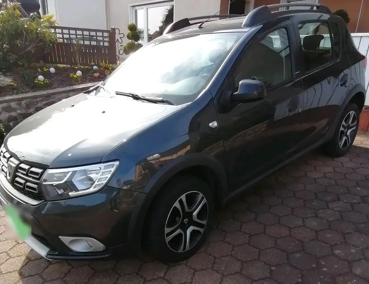 Gebraucht Dacia Sandero Stepway 90 PS (66 kW) 2018 Grau SUV