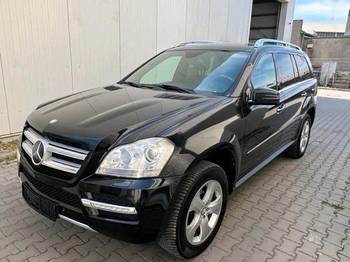 Schwarz Gebraucht 2011 Mercedes GL450 SUV | 17.999 € - Bild 1/4