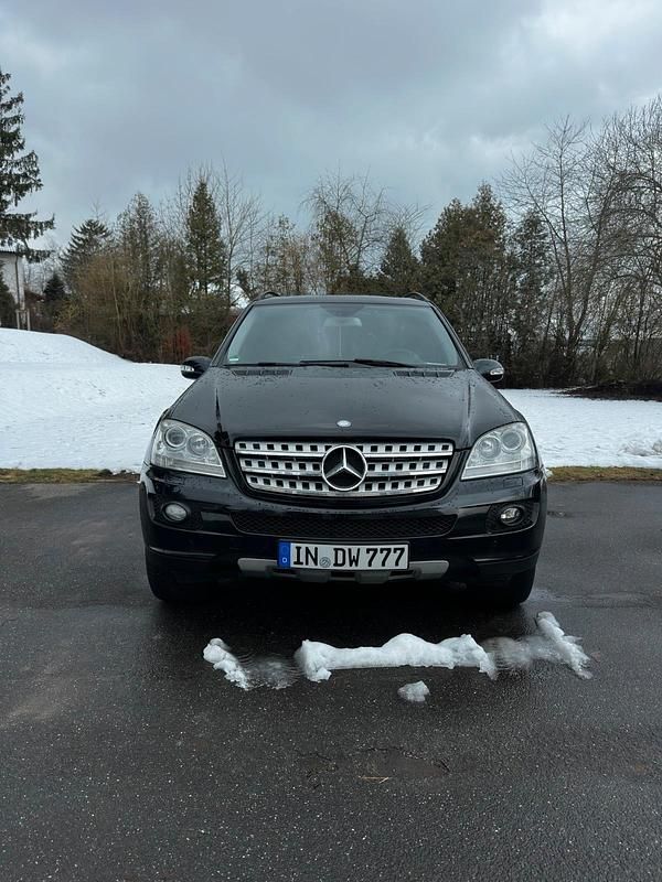 Gebraucht Mercedes ML280 197 PS (144 kW) 2008 Schwarz SUV