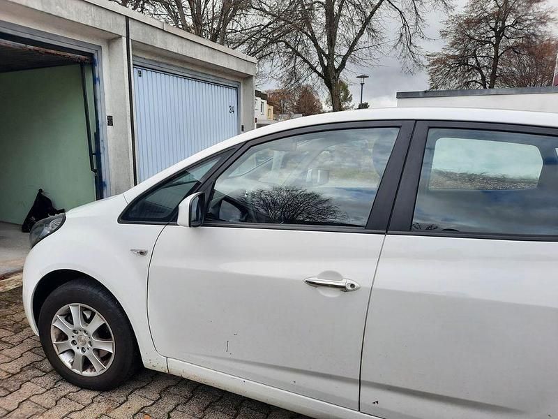 Gebraucht Hyundai ix20 Edition 90 PS (66 kW) 2013 Weiß Kleinwagen