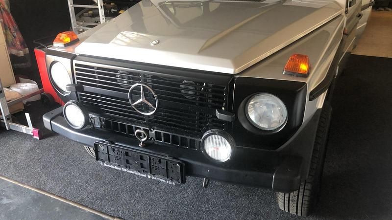 Silber Gebraucht 1998 Mercedes G290 SUV | 98.999 € - Bild 1/1